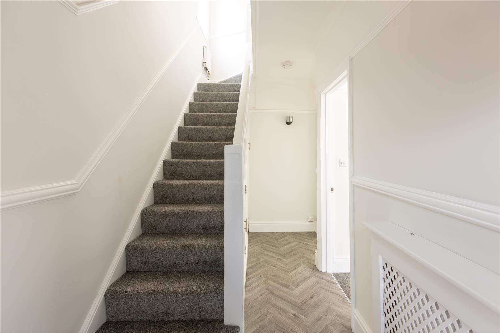 Cwmbach Road, Fforestfach, Swansea, SA5 5BN